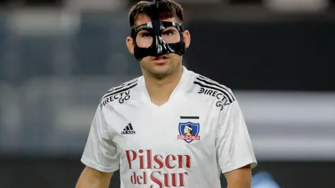 César Fuentes y su máscara pasan a la defensa de Colo Colo.