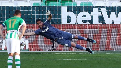 Bravo fue titular y jugó todo el encuentro