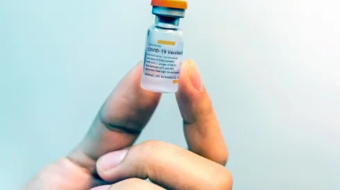 El acuerdo sería para abastecerse ante una posible tercera dosis