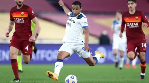 Atalanta empata contra Roma y el Inter de Alexis y Vidal se acercan otro poco al título.