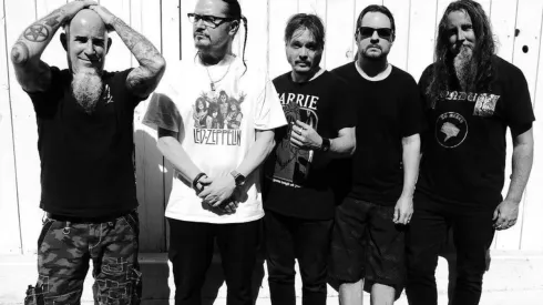 Mr. Bungle en pleno: Mike Patton, Trey Spruance, Trevor Dunn, Scott Ian y Dave Lombardo.