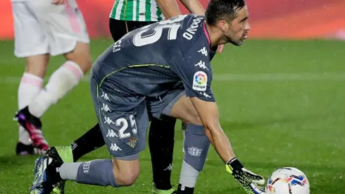 Claudio Bravo, figura del Betis en el empate contra Real Madrid.