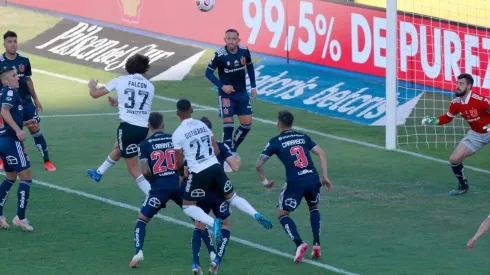 Falcón casi anota de cabeza ante la U