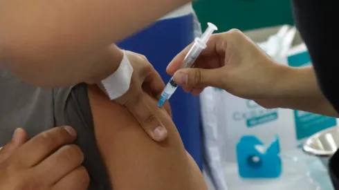 Este martes 27 de abril se vacunará a las personas sanas de 46 años (primera dosis).