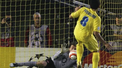 Juan Román Riquelme falló un penal clave en Champions League.