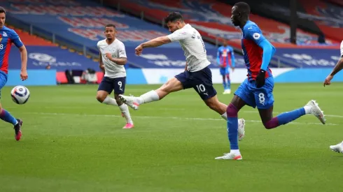 Sergio Agüero se despachó un golazo que abrió la cuenta para el Manchester City.