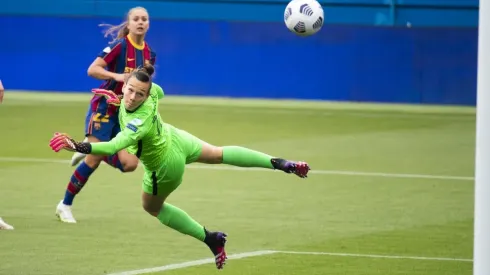 Christiane Endler y Paris Saint-Germain no pudieron con el Barca.