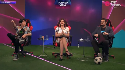 Sebastián Cáceres junto a Lucas Espinoza y Lorena Miki llevan el Torneo Easy FIFA21 que este domingo tendrá al representante chileno en la Copa América.