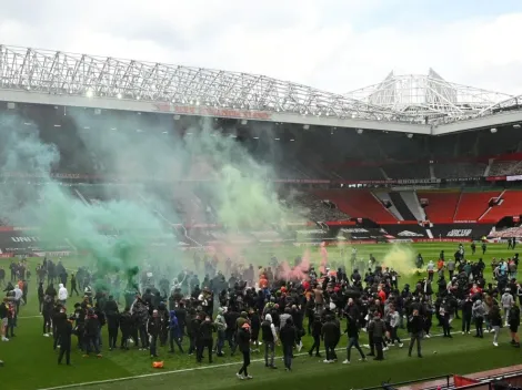 Hinchas invaden Old Trafford y suspenden United vs Liverpool