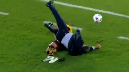 ¡Falta profe! Boca Juniors y Miguel Ángel Russo caen literalmente en Copa Libertadores.