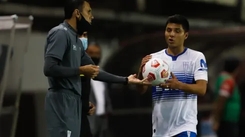 Poyet aún no ha logrado sacarle trote a la UC en Libertadores ni el campeonato.