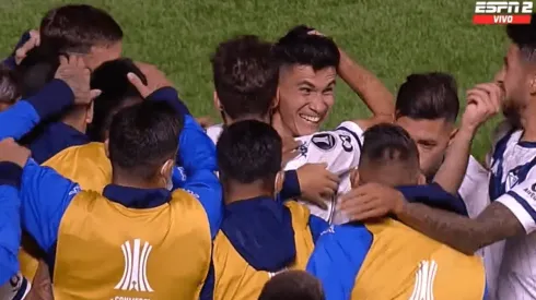 Asistencia de Pablo Galdames y gol de Vélez a La Calera en Copa Libertadores.