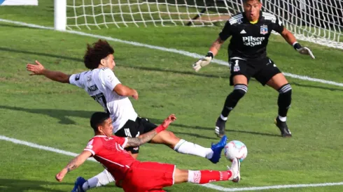 Maxi Falcón es uno de los defensas centrales con los que cuenta Gustavo Quinteros