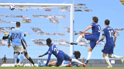 Marcos Alonso marcó el gol decisivo del partido ante el Manchester City.