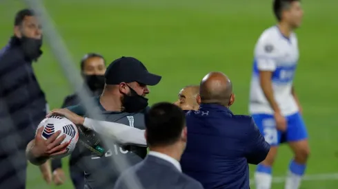 El asistente de Gus Poyet aseguró que creyó que el lateral era para los Cruzados.