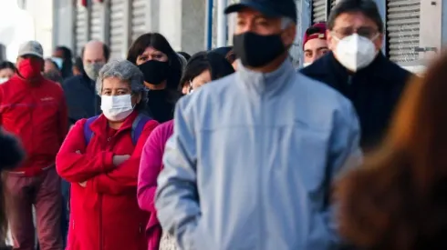 ANTOFAGASTA: Fila para entrar a un banco