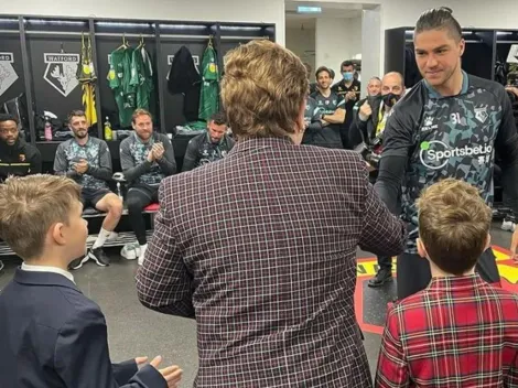 ¡Se pasó! Elton John premia a Francisco Sierralta en el Watford