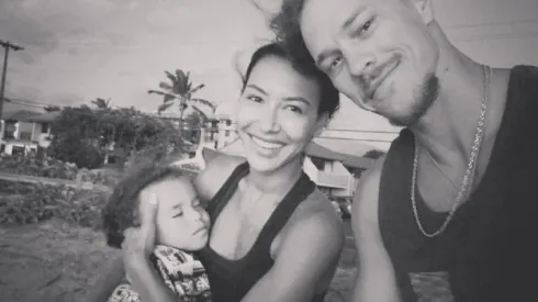 El actor compartió una postal de la estrella de Glee junto con su hijo.