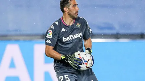 MADRID, SPAIN - APRIL 24: Claudio Bravo of Real Betis during the La Liga Santander match between Real Madrid v Real Betis Sevilla at the Estadio Alfredo Di Stefano on April 24, 2021 in Madrid Spain (Photo by David S. Bustamante/Soccrates/Getty Images)
