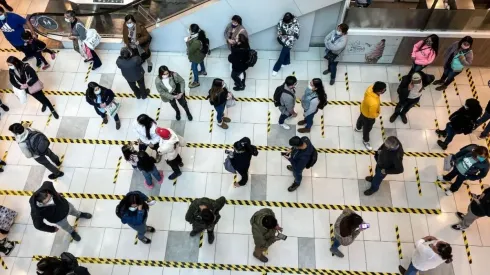 Los malls vivieron aglomeraciones luego del paso de algunas comunas a Fase 2.