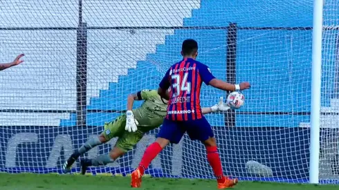 Tremenda volada de Arias en el importante triunfo de Racing contra San Lorenzo.