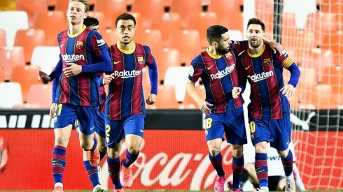 Lionel Messi, si decide quedarse en Barcelona, jugará con su amigo Sergio Agüero