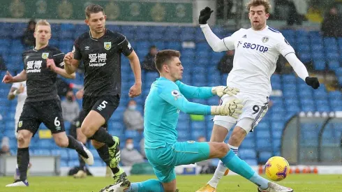 Leeds debe ganar sus tres partidos y esperar que sus rivales pierdan para luchar por un puesto en la Europa Conference League