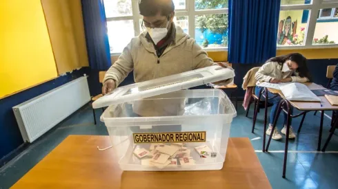 Los vocales de mesa trabajan ambos días y tendrán un pago diario.