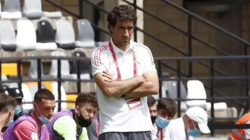 Raúl puede ser el sustituto de Zidane en el Real Madrid.