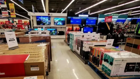 Los supermercados retomaron funciones después del fin de semana de votación.