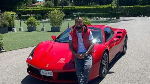 Arturo Vidal llegó a entrenar con su joyita tuerca