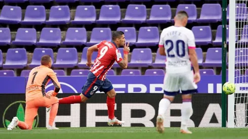 Luis Suárez marcó el 1-2 para el Atlético Madrid, nuevo campeón de La Liga de España.