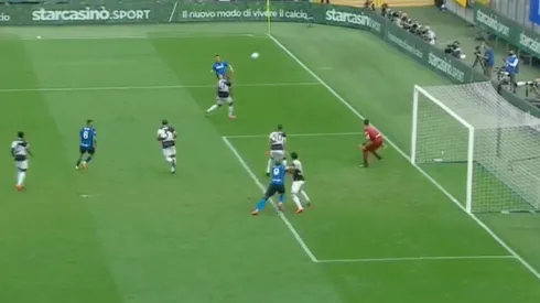 Alexis intentó un gol y terminó con un pase nunca antes visto