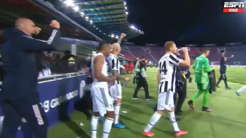 Juventus tuvo que esperar al otro partido para celebrar la clasificación a Champions en tensos minutos.