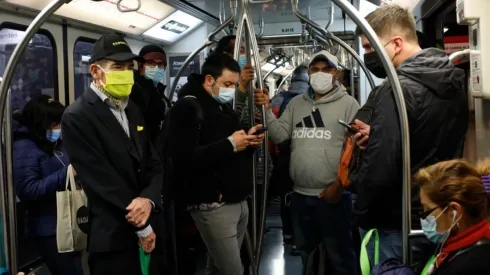 El Metro se mantiene como el transporte más requerido por los santiaguinos.