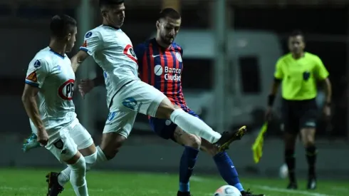 Con la obligación de vender de nuevo a San Lorenzo, Huachipato espera una ayuda de 12 de Octubre para clasificar a octavos de final.