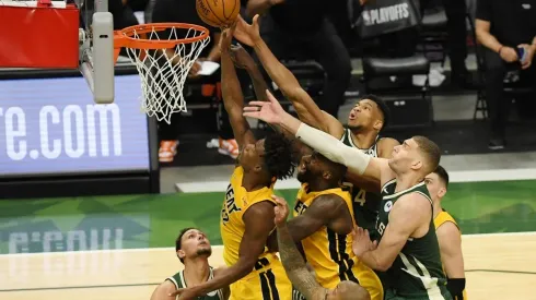 Los Heat buscarán emparejar la serie ante Milwaukee Bucks.