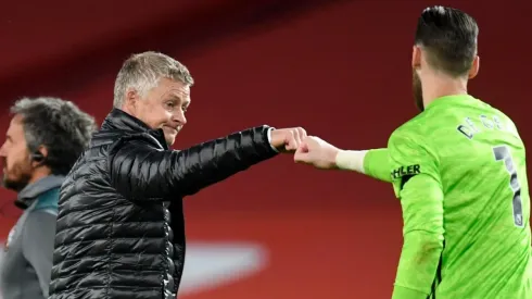 Solskjaer le choca las manos a David de Gea