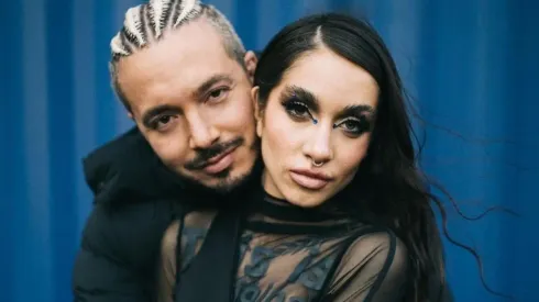 El colombiano J Balvin y la argentina María Becerra.