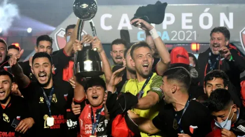 Colón celebra la obtención del primer título de su historia