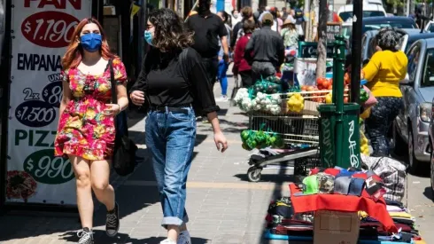 Debido a los números del Covid en Chile, este sábado varias comunas retroceden de fase.