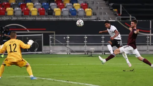 Serge Gnabry marcó uno de los goles de Alemania en su goleada.