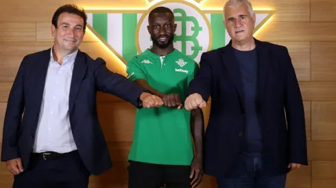 Youssouf Sabaly fue presentado como nuevo jugador del Betis.