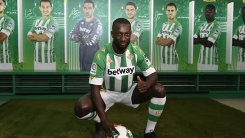 El lateral de 28 años fue presentado este martes en el Betis del Ingeniero Pellegrini.