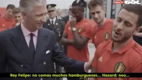 El rey Felipe de Bélgica bromea con Hazard