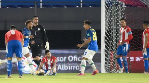 Brasil se pone en ventaja rápidamente frente a Paraguay.