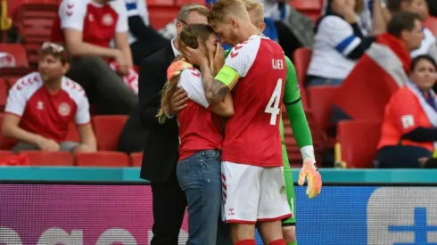 Simon Kjaer acudió al consuelo de la novia de Christian Eriksen, Sabrina Kvist Jensen.