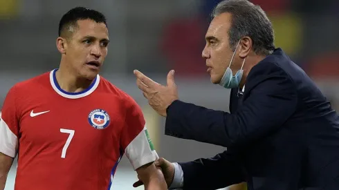 Alexis Sánchez, según estima Martín Lasarte, puede estar para cuartos de final. Para ello hay que clasificar.