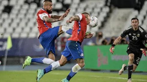 Edu Vargas se adelantó hasta a Vidal y puso el gol del 1-1 para Chile contra Argentina.