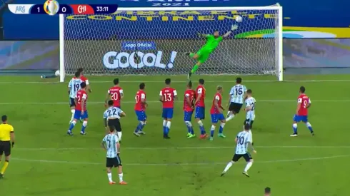 El golazo de Lionel Messi ante Chile: tiro libre para el 1-0 de Argentina.